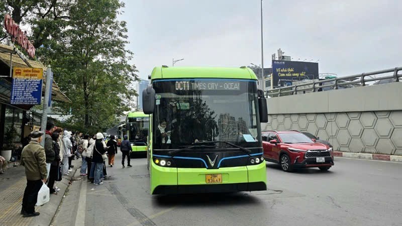 20 New Bus Routes Rolled Out in Hanoi to Serve Socio-economic Achievements Exhibition on 80th Independence Day