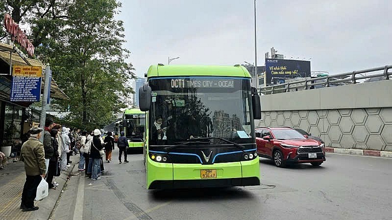 20 New Bus Routes Rolled Out in Hanoi to Serve Socio-economic Achievements Exhibition on 80th Independence Day