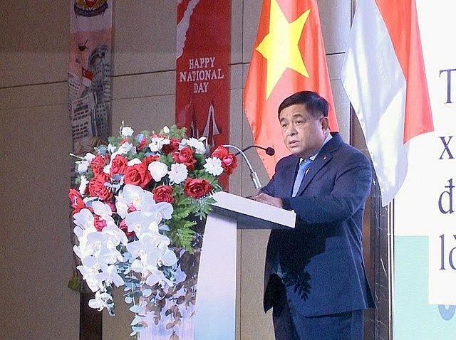 Deputy Prime Minister Nguyen Chi Dung at the 60th anniversary of Singapore's National Day.