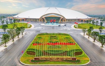 Building 80th National Achievement Exhibition Tour on National Day