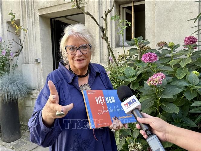 Special Viet - French Photo Book Launches in Paris