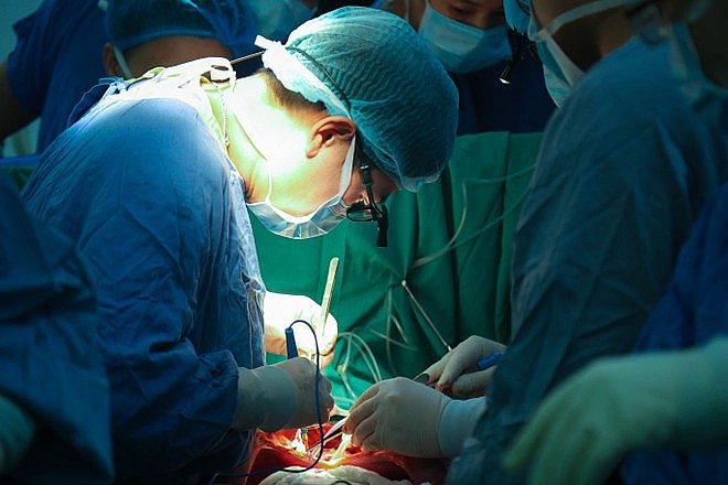 Vietnam Leaves Imprint on Global Stage with Simultaneous Heart-lung Transplant