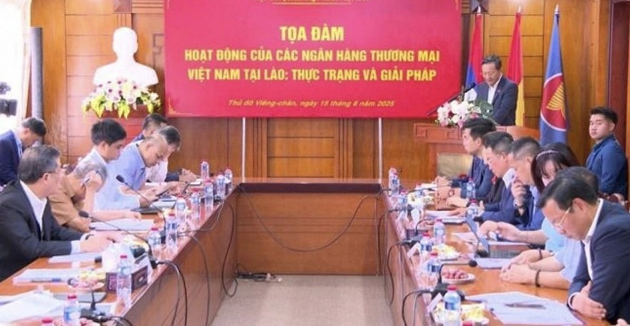An overview of the seminar to look into operations of Vietnamese banks in Laos. (Photo: VNA)