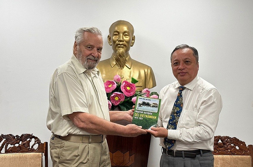 Botz László - Hungarian Officer and International Mission in Vietnam
