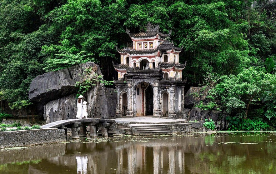 Tam Coc - Bich Dong, a destination in Ninh Binh, rose to fame after being featured as a film location. (Photo: Tran Tuan Viet) Tam Coc - Bich Dong, a destination in Ninh Binh, rose to fame after being featured as a film location. (Photo: Tran Tuan Viet)