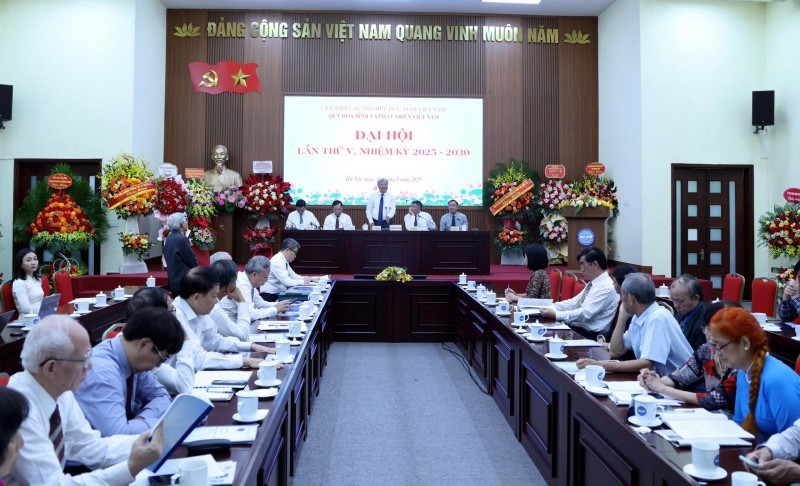 Deputy Prime Minister Le Thanh Long: Viet Nam Peace and Development Council Is Key Organization in People-to-People Diplomacy