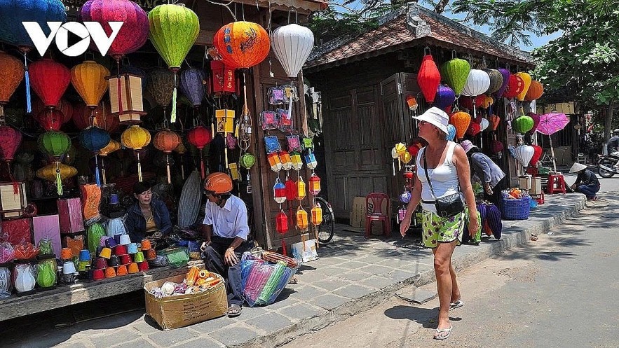 European tourists generally stay between 8–12 days and spend a lot on luxury services in Vietnam. (Illustrative image) European tourists generally stay between 8–12 days and spend a lot on luxury services in Vietnam. (Illustrative image)