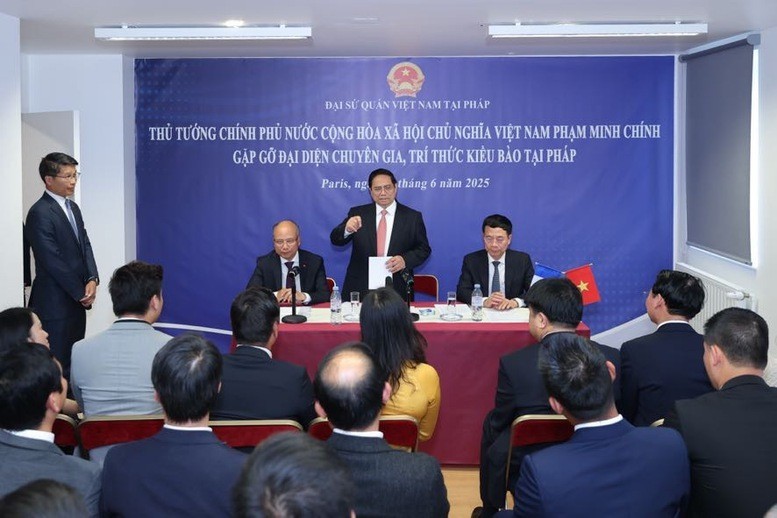 Many Policies to Attract Overseas Vietnamese Scientists and Foreign Experts