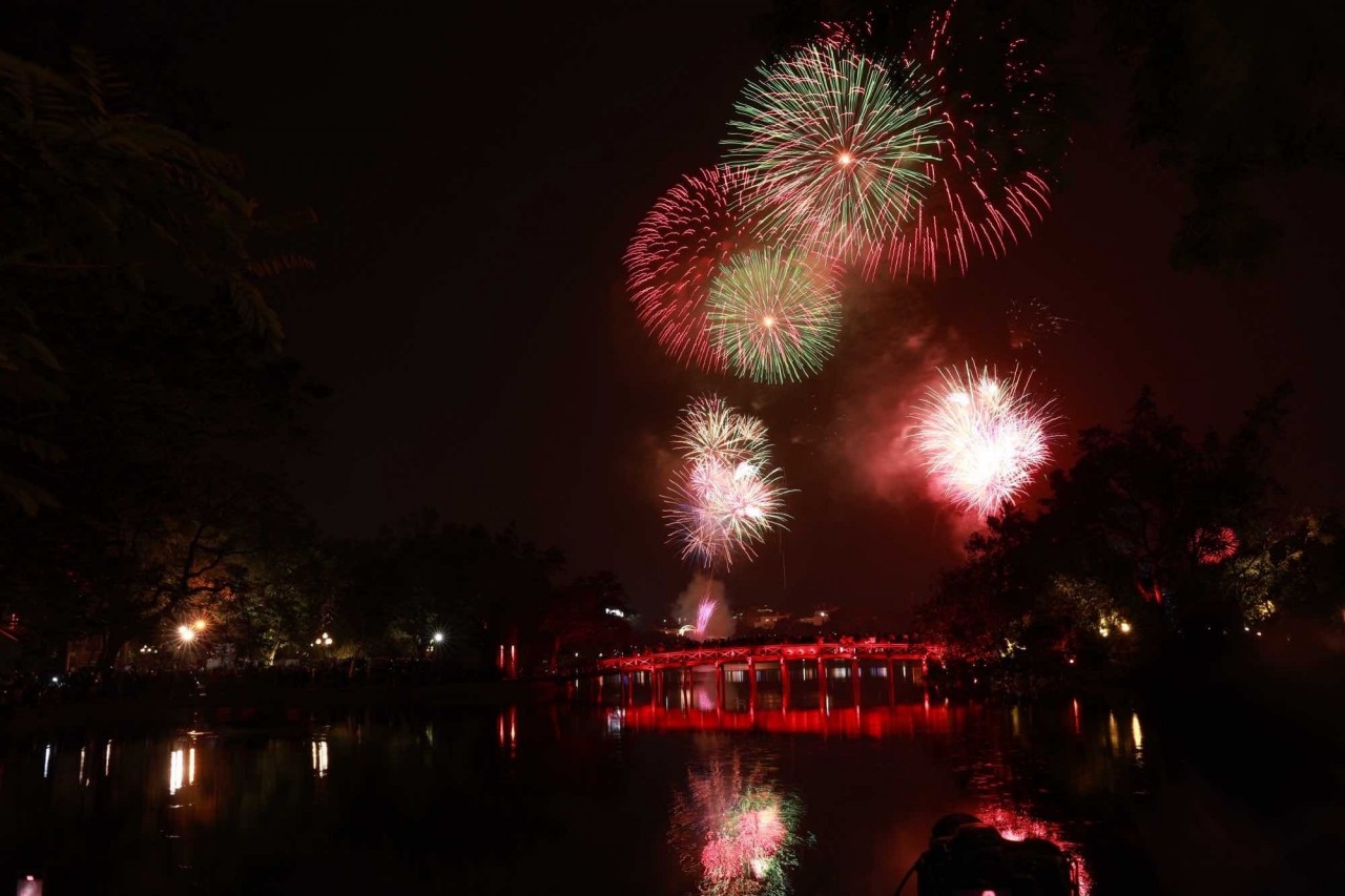 Hanoi to Light Up the Sky with Six Fireworks Displays on National Day