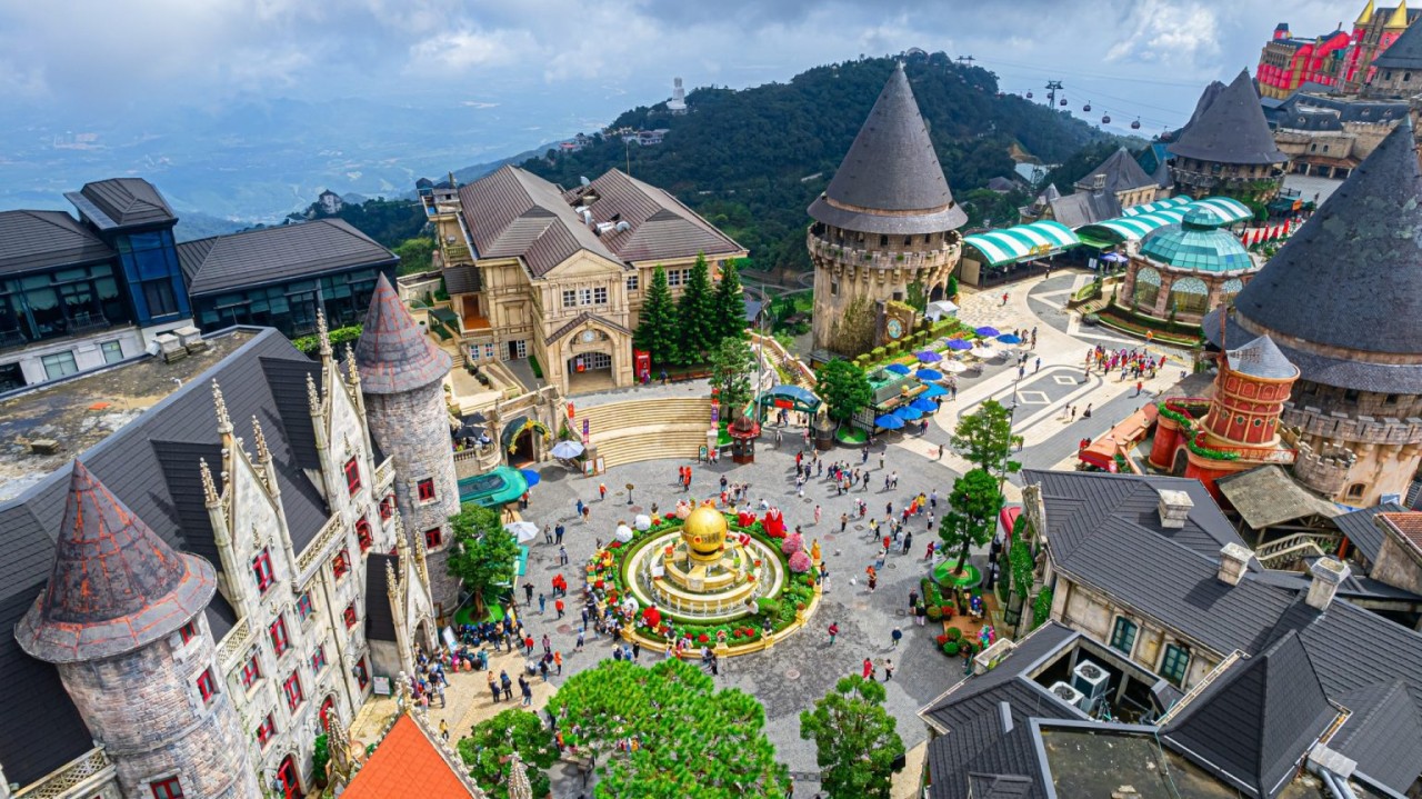 Da Nang Boosts Efforts to Attract Tourists at Year-end Period