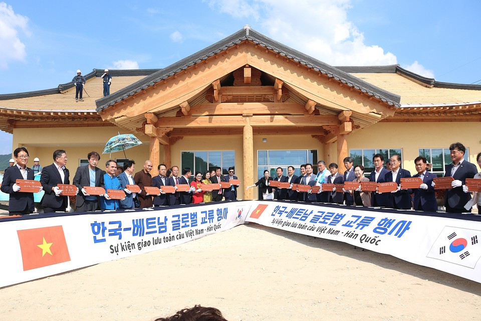 Vietnam-RoK Cultural Exchange at “Vietnamese Village” in RoK