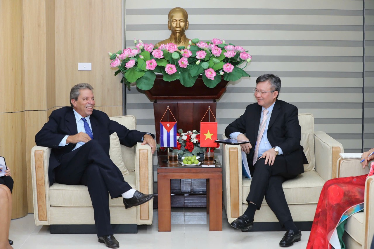 Cuba Accompanies Vietnam on the Path of Development