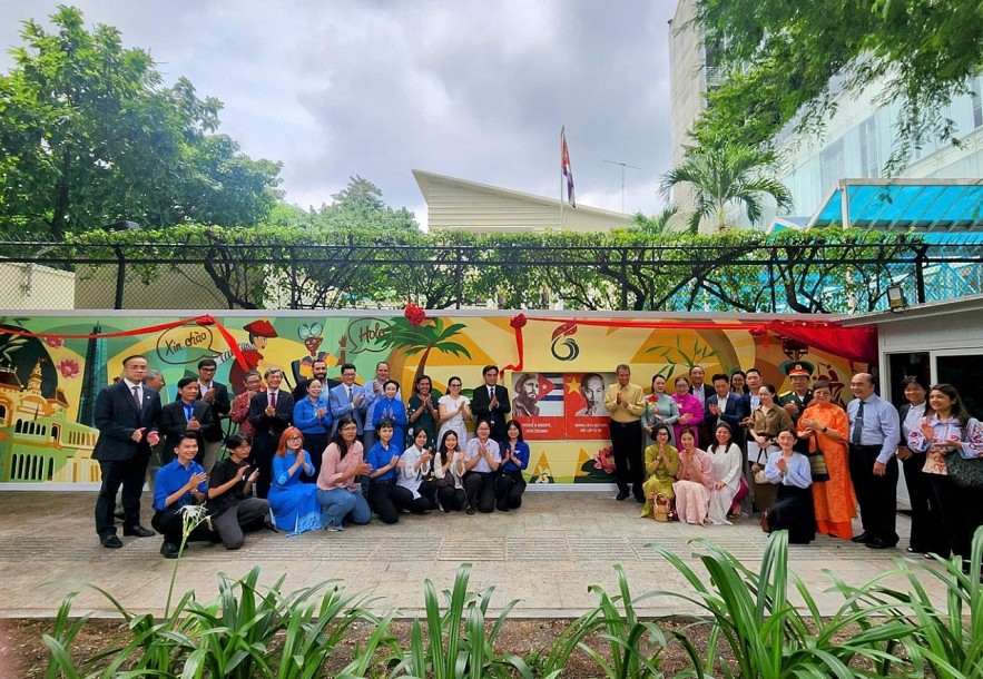 Ho Chi Minh City Inaugurates Vietnam - Cuba Friendship Mural