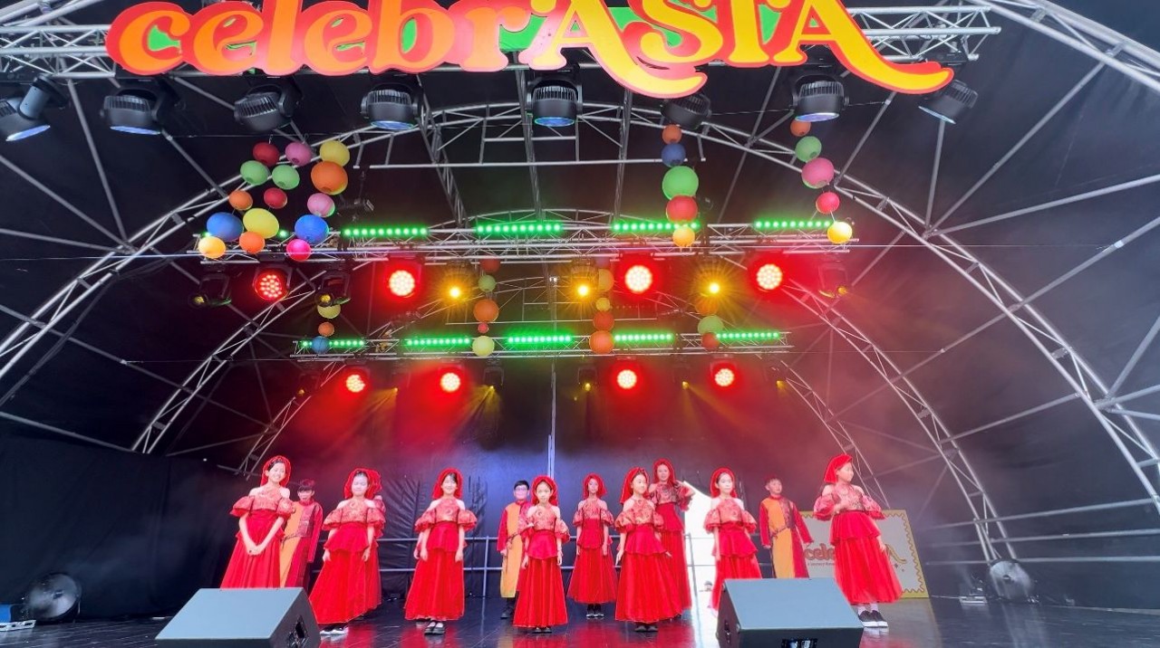 The Bac Bling dance performance by the BBVTALENTS group ignited the stage. (Photo: Hoang Ha)
