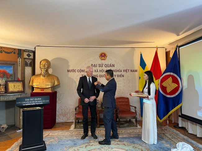 Swedish Director Bo Öhlén Promotes Vietnamese History and Culture