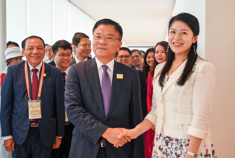 Deputy Prime Minister Lê Thành Long welcomed Princess Tsuguko, representing the Japanese Imperial Family, who attended as the guest of honor at Vietnam’s National Day at EXPO 2025. (Photo: Department of International Cooperation)
