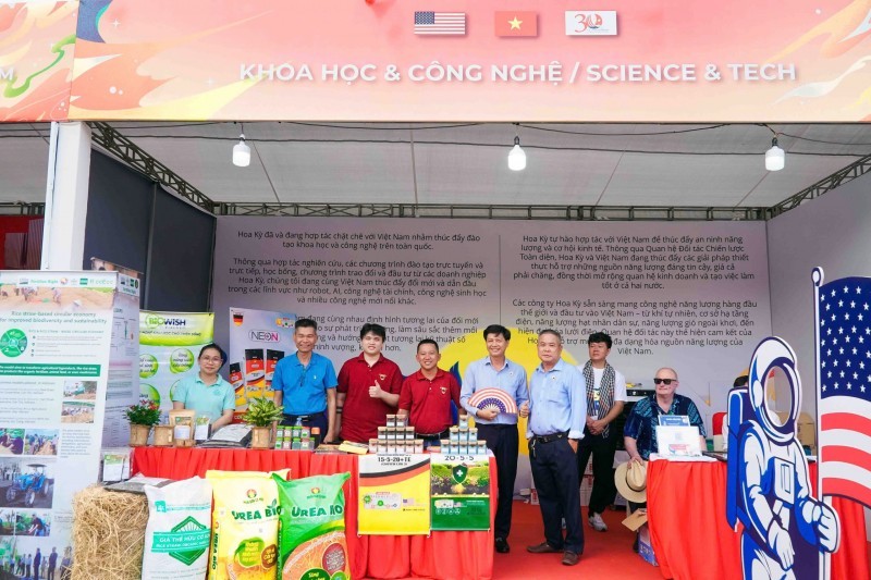 Colorful Vietnam - US Friendship Festival in Can Tho