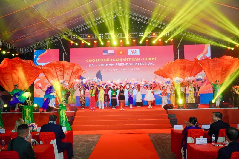 Strengthening Vietnam-US Relations through the Friendship Festival in Can Tho