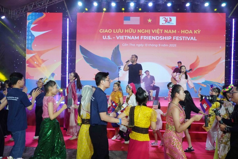 Strengthening Vietnam-US Relations through the Friendship Festival in Can Tho
