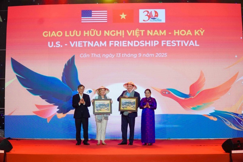 Strengthening Vietnam-US Relations through the Friendship Festival in Can Tho