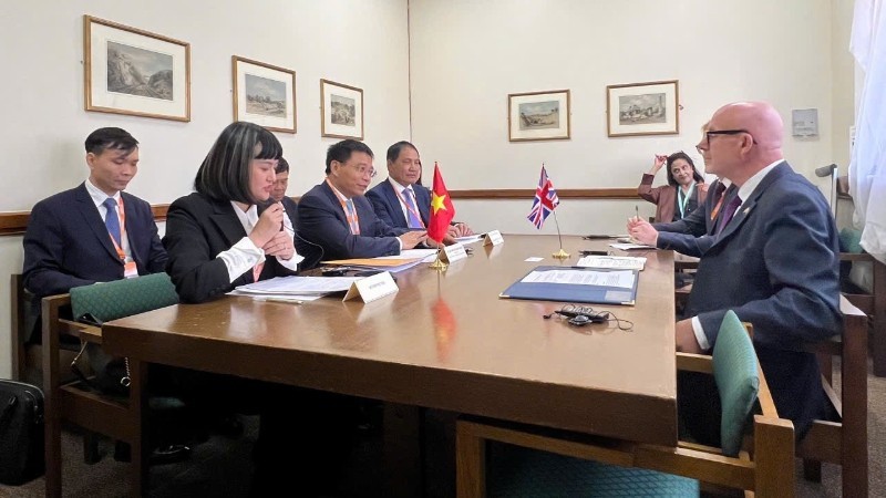 Promoting Financial and Trade Cooperation between Vietnam and the UK