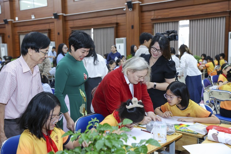 Raising Awareness on Environmental Protection Through a Drawing Contest