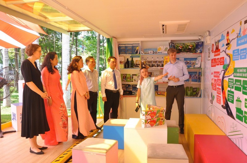 Career Truck in Can Tho Showcases Appeal of German Education