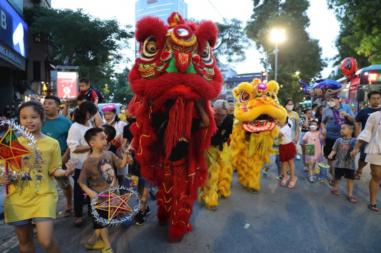 Hanoi to Host “Full Moon Festival Night” Parade for Mid-Autumn 2025