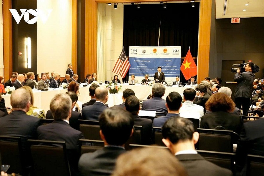 Vietnamese President Luong Cuong meets with leading US corporations in New York, USA, on September 23.