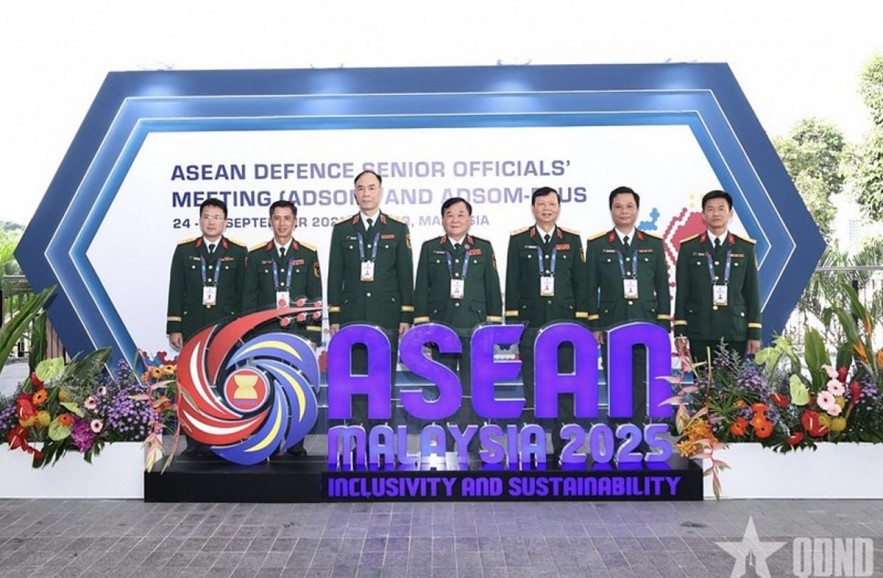 The Vietnamese delegation at the the ASEAN Defence Senior Officials’ Meeting (ADSOM) held in Johor, Malaysia, on September 24. (Photo: qdnd.vn)