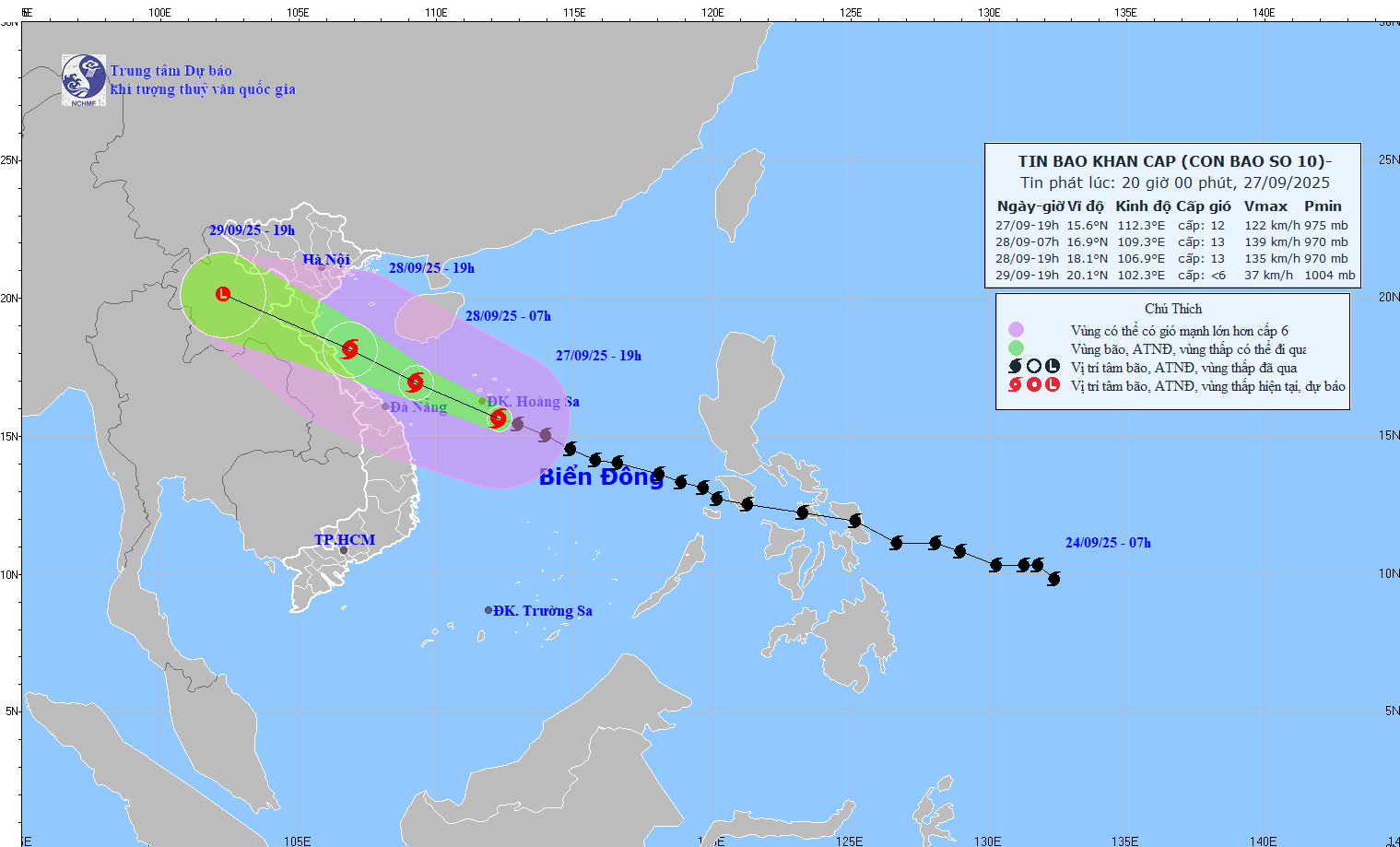 At 7 p.m. on September 27, Bualoi’s eye was located over the southern part of the Paracel Islands, about 460 kilometers east of Da Nang. The storm’s intensity was at Category 12 (118–133 km/h), gusting to Category 15, moving west-northwest at 30–35 km/h.