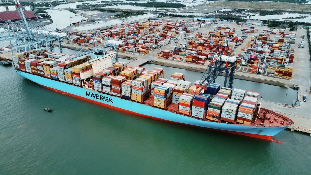 Cai Mep port cluster continues to affirm its leading position, maintaining 7th place globally.