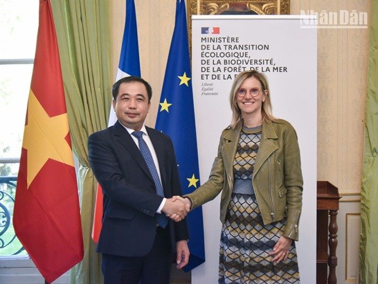 Vietnam and France Boost Cooperation for Blue Ocean Economy and Sustainable Environment