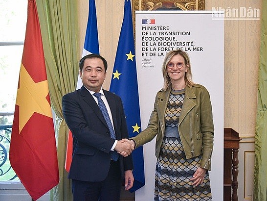 Vietnam and France Boost Cooperation for Blue Ocean Economy and Sustainable Environment