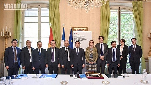 Vietnam and France Boost Cooperation for Blue Ocean Economy and Sustainable Environment