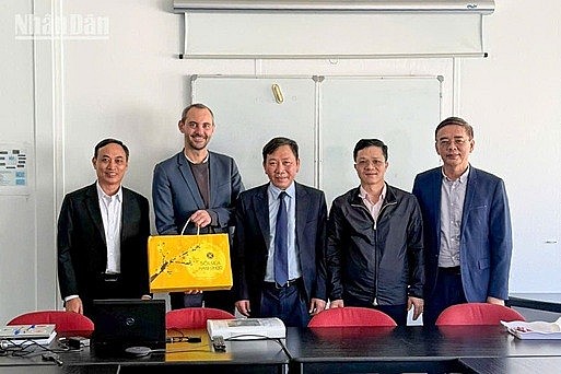 Vietnam and France Boost Cooperation for Blue Ocean Economy and Sustainable Environment