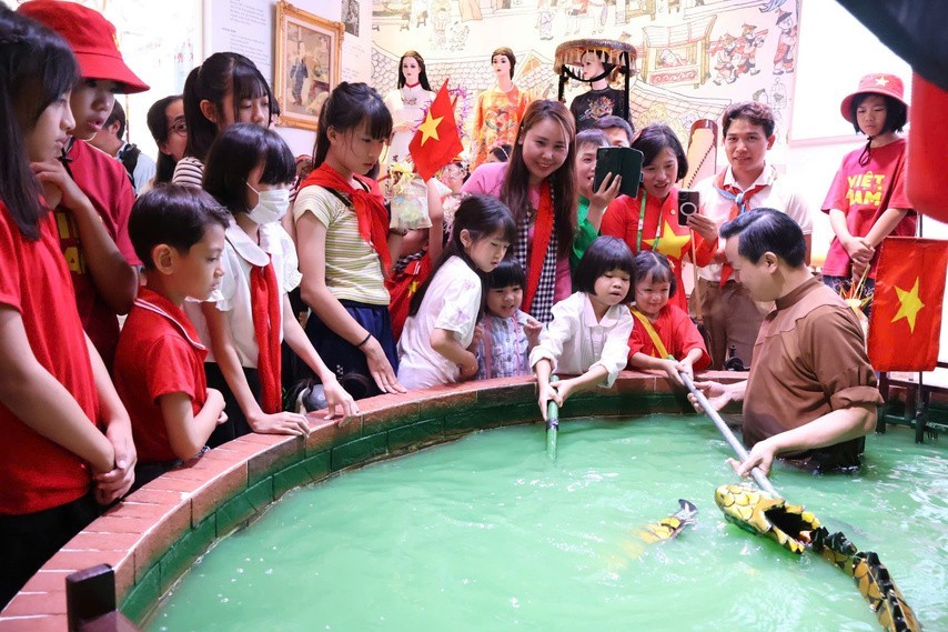 The captivating water puppet performance also drew everyone’s attention. (Photo: Department of International Cooperation / Ministry of Culture, Sports and Tourism)