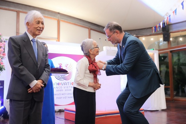 Two Vietnamese Professors Awarded French Legion of Honour, Officer Class