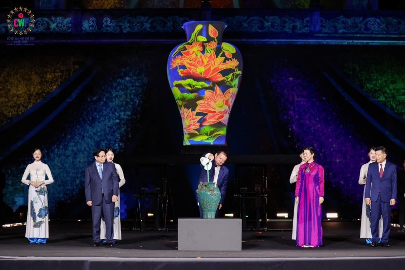 Delegates perform the opening ceremony ritual. (Photo: Organizing Committee)