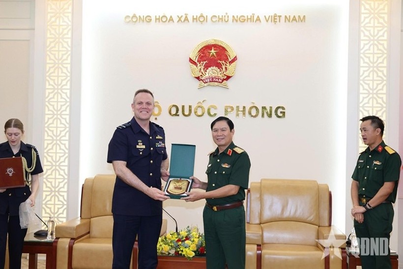 Vietnam News Today (Oct. 14): Vietnam, Australia Seek Stronger Defense Cooperation