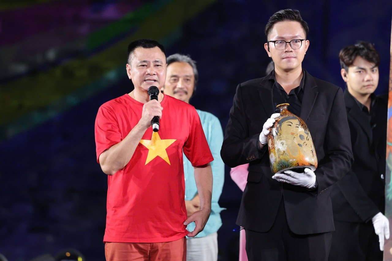 World Culture Festival in Hanoi Raises VND 2.5 Billion for Flood Victims