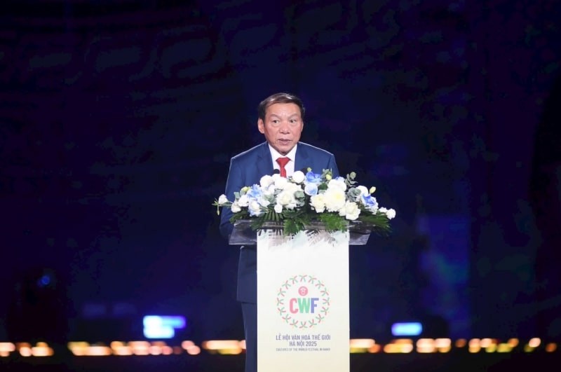Minister of Culture, Sports and Tourism Nguyễn Văn Hùng delivers a speech at the closing ceremony. (Photo: hanoimoi)