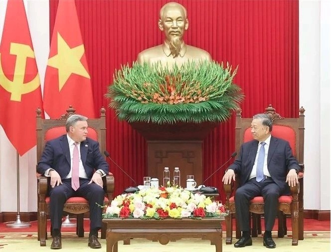 Vietnam News Today (Oct. 16): Vietnam Prioritizes Energy Cooperation in Strategic Partnership with US