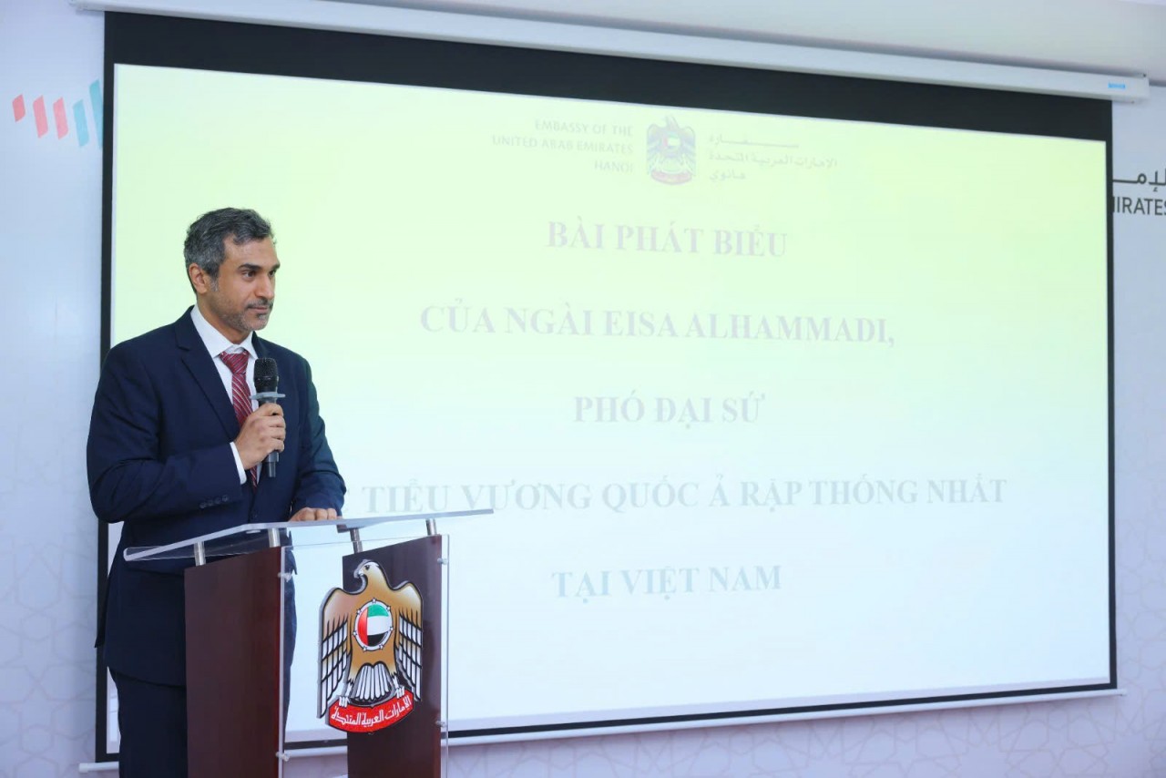 Eisa Alhammadi, Deputy Ambassador of the UAE Embassy in Vietnam, delivers remarks at the exchange event. (Photo: UAE Embassy in Vietnam)