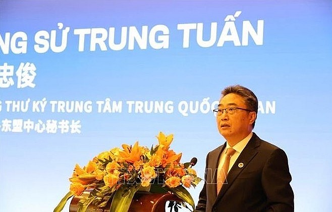 Secretary-General of the ASEAN-China Center Shi Zhongjun (Photo:VNA) Secretary-General of the ASEAN-China Center Shi Zhongjun (Photo:VNA)