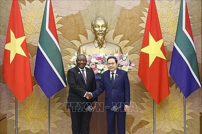 National Assembly Chairman Tran Thanh Man (right) meets with South African President Matamela Cyril Ramaphosa in Ha Noi on October 24, 2025 (Photo: VNA) National Assembly Chairman Tran Thanh Man (right) meets with South African President Matamela Cyril Ramaphosa in Ha Noi on October 24, 2025 (Photo: VNA)