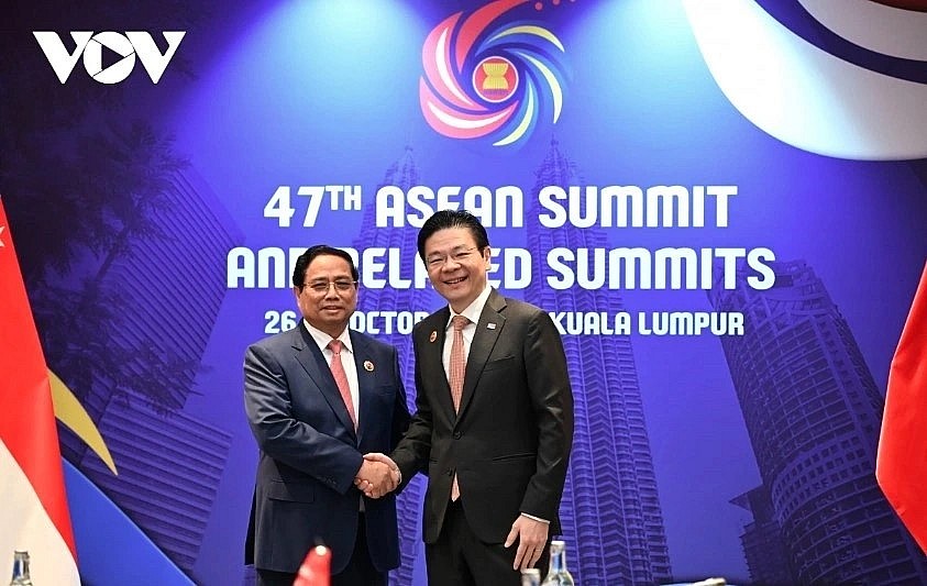 Vietnamese PM Pham Minh Chinh and his Singaporean counterpart Lawrence Wong hold 2nd annual meeting on October 28, 2025, in Kuala Lumpur, Malaysia. Vietnamese PM Pham Minh Chinh and his Singaporean counterpart Lawrence Wong hold 2nd annual meeting on October 28, 2025, in Kuala Lumpur, Malaysia.