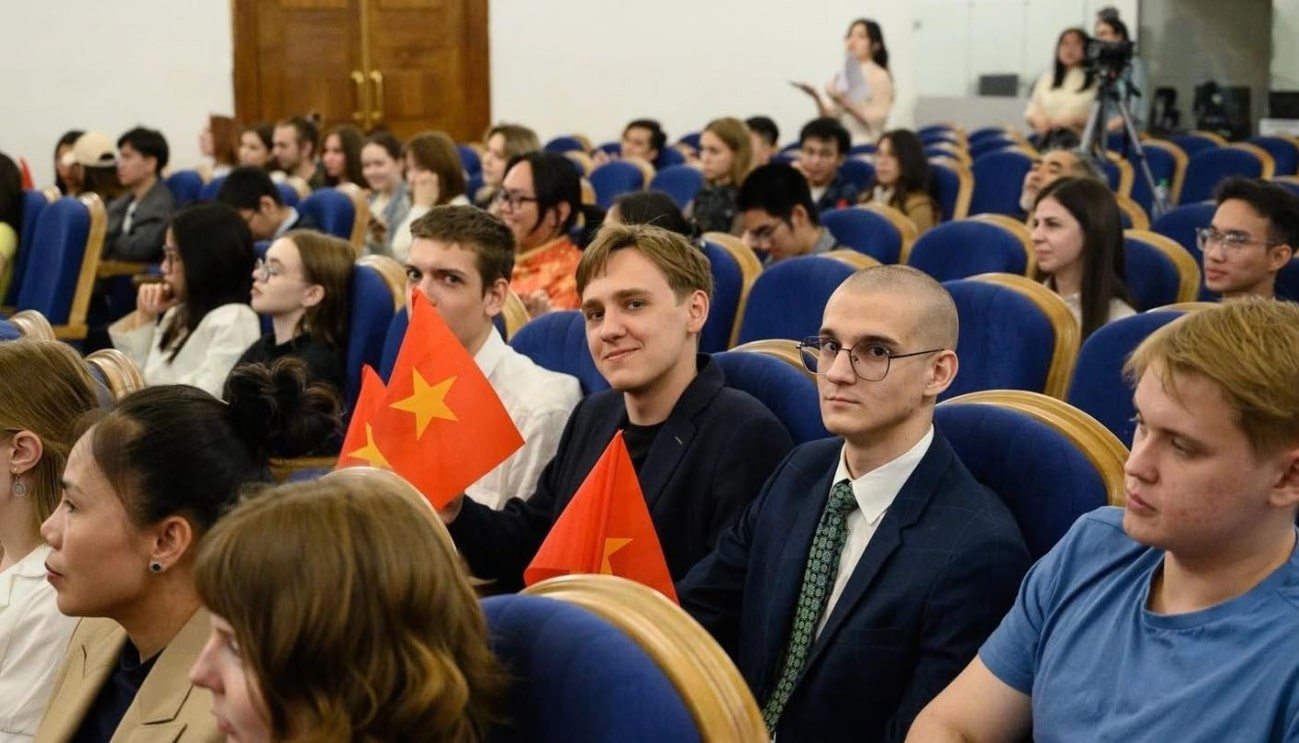 Mikhail Osin: “I cannot imagine what life would be like without Vietnamese language.” Mikhail Osin: “I cannot imagine what life would be like without Vietnamese language.”