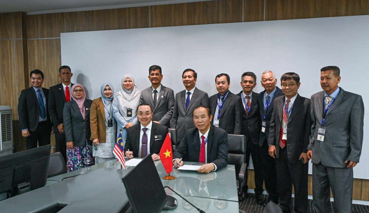 Vietnam, Malaysia Cooperate to Combat Illegal Fishing Activities