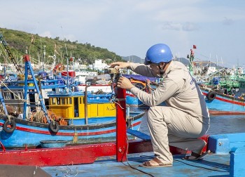 Digital Technology in Fishing Vessel Monitoring: The Key to Combating IUU Fishing Digital Technology in Fishing Vessel Monitoring: The Key to Combating IUU Fishing